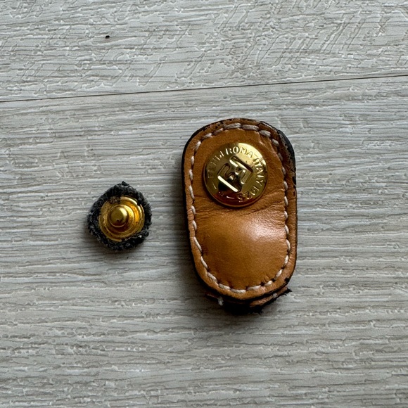 Vintage Fendi snap - Picture 5 of 5